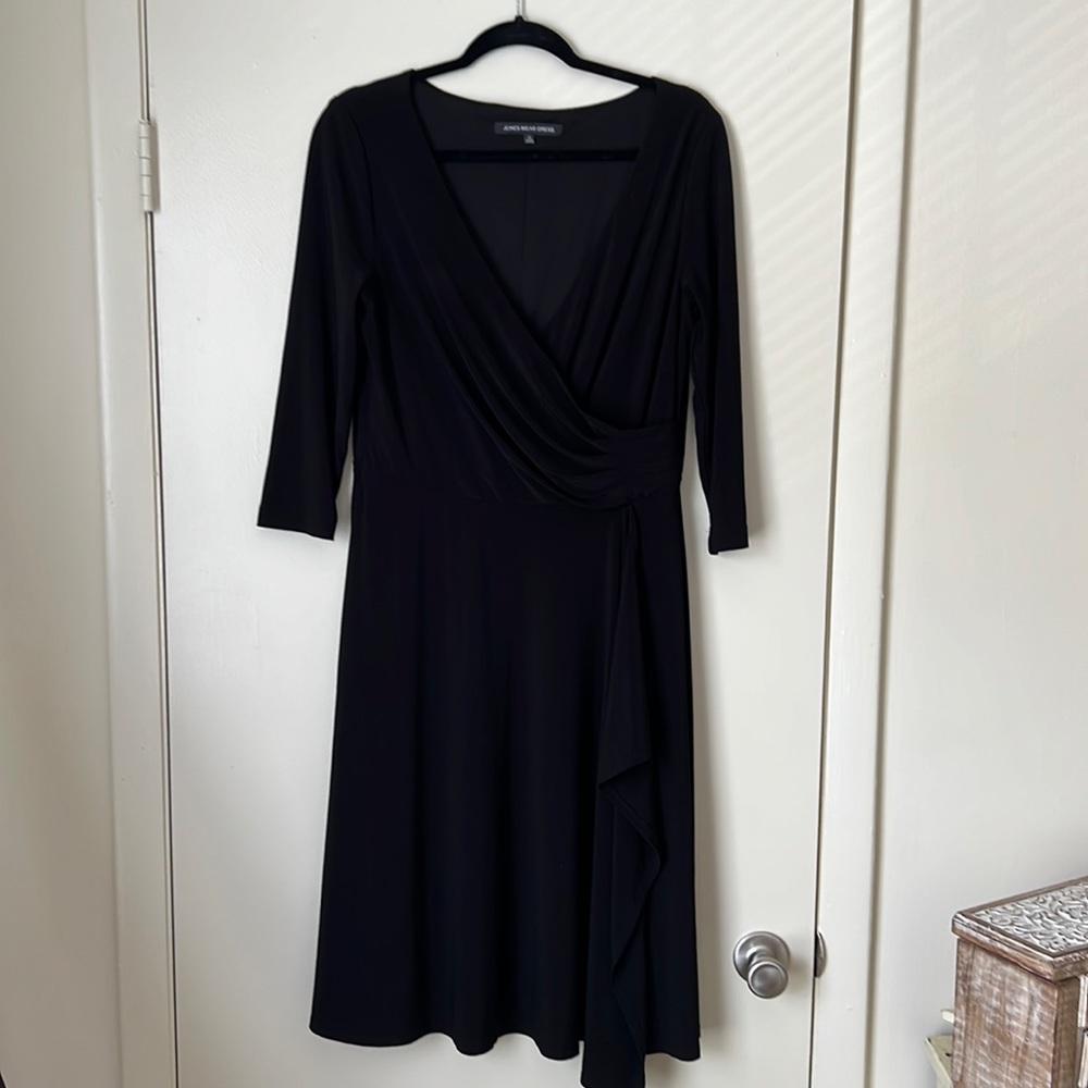 Jones Wear Dress size 12 black wrap dress with side zip. Worn once.